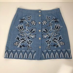 Blu Pepper embroidered denim skirt Sz large